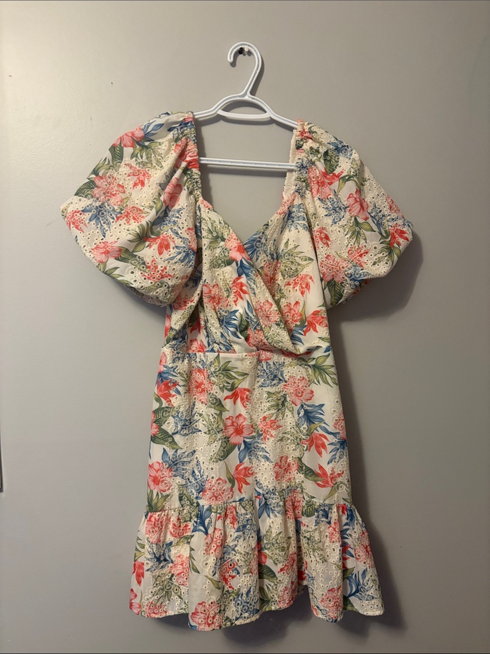 Adelyn Rae floral Really puffy sleeved eyelet dress